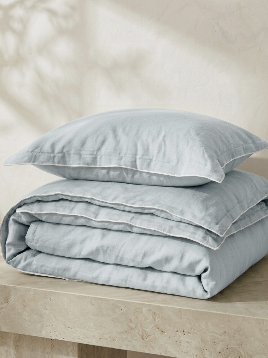 The Portuguese Cotton Bedding Buying Guide: How to Choose Size, Feel and Layers