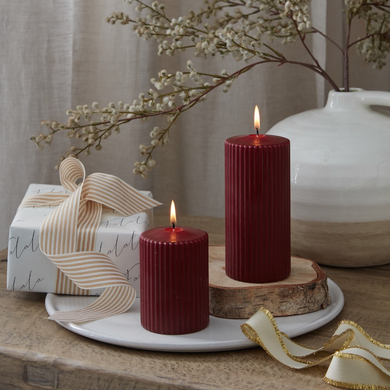 Set of 2 Burgundy Ribbed Pillar Candles – Layered Lounge