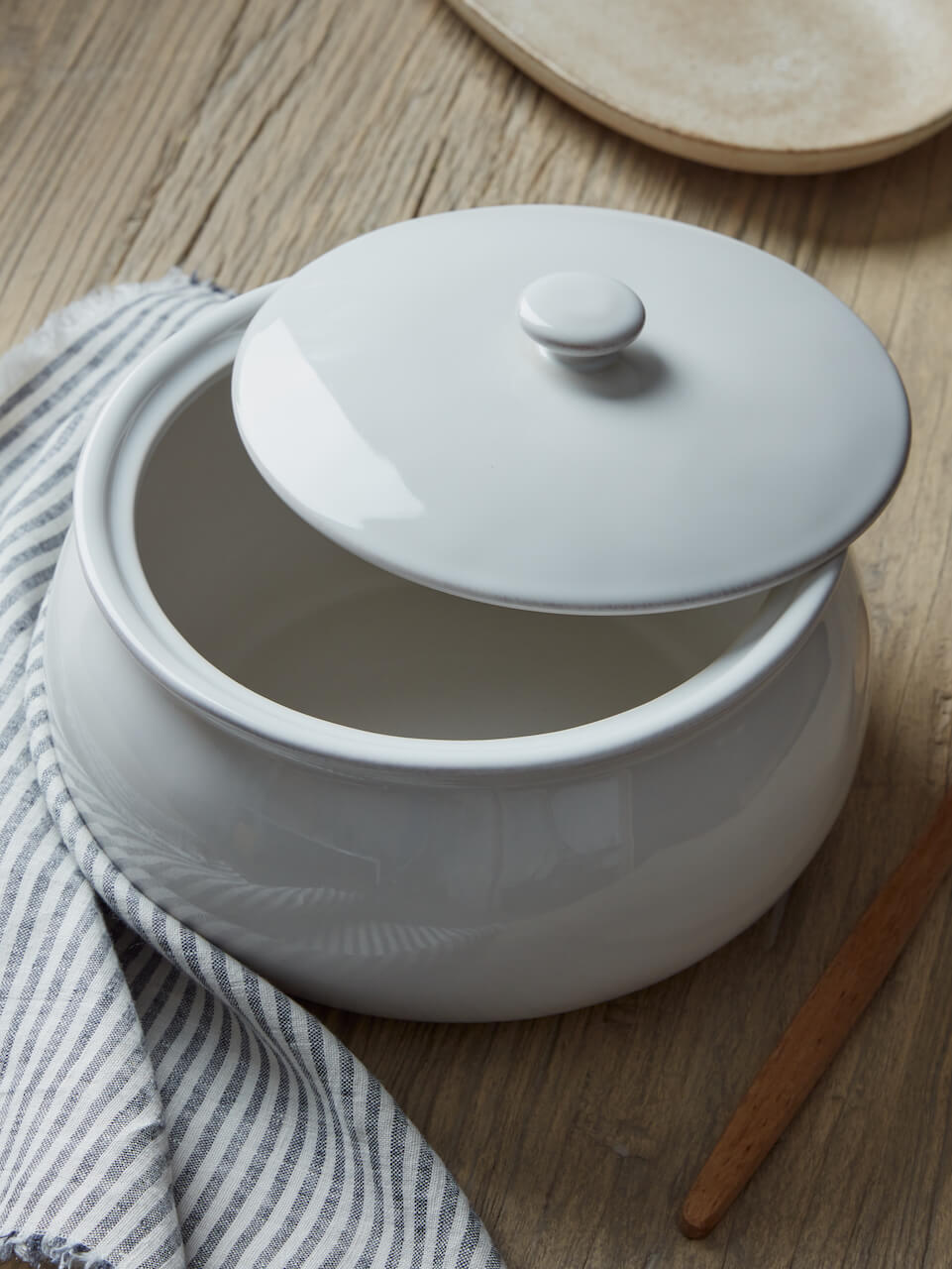 Stoneware Round Casserole Dish