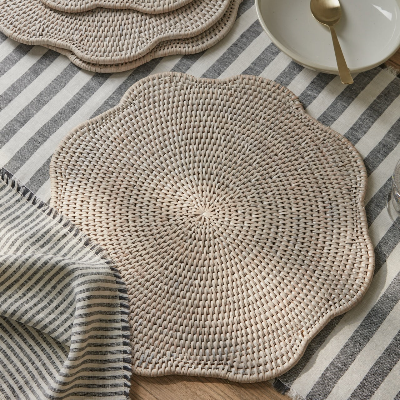 Scallop Edged White Rattan Placemat